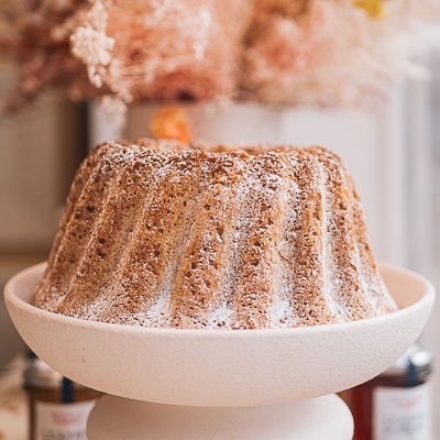 Gâteau de Savoie à la vanille entier